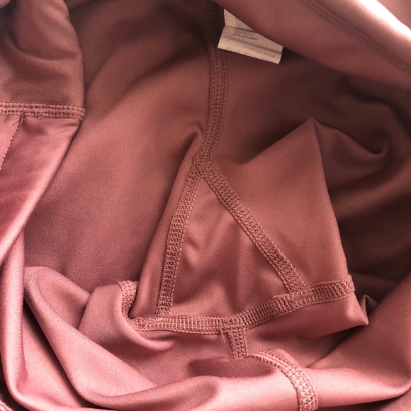 FABLETICS MID RISE ULTRACOOL REFLECTIVE LEGGING - Picture 3 of 9